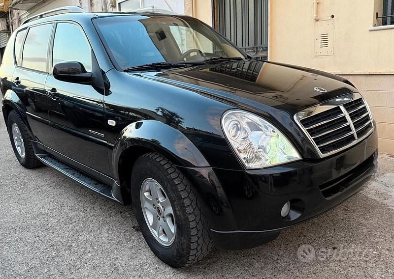Nero Usata 2007 Ssangyong (KGM) Rexton II SUV | 4700 € - Immagine 1/4