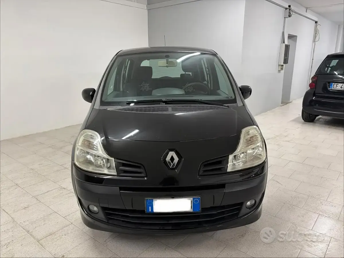 Usata Renault Modus 75 CV (55 kW) 2012 Nero Monovolume