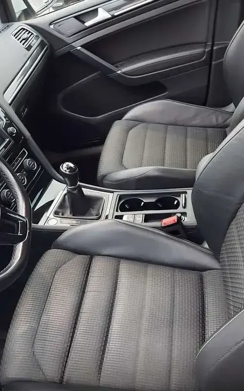 Usata VW Golf VII Highline 105 CV (77 kW) 2015 Berlina