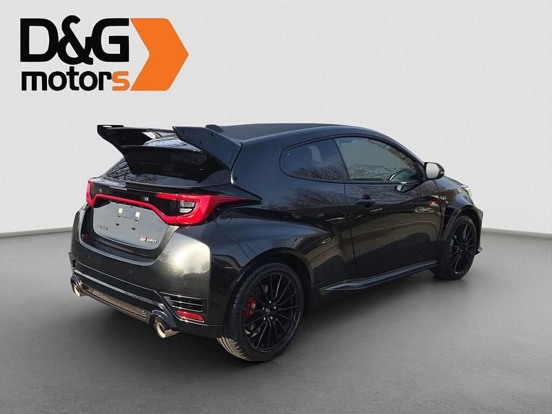 Nuova Toyota Yaris Aero 280 CV (205 kW) 2026 Black met. Berlina