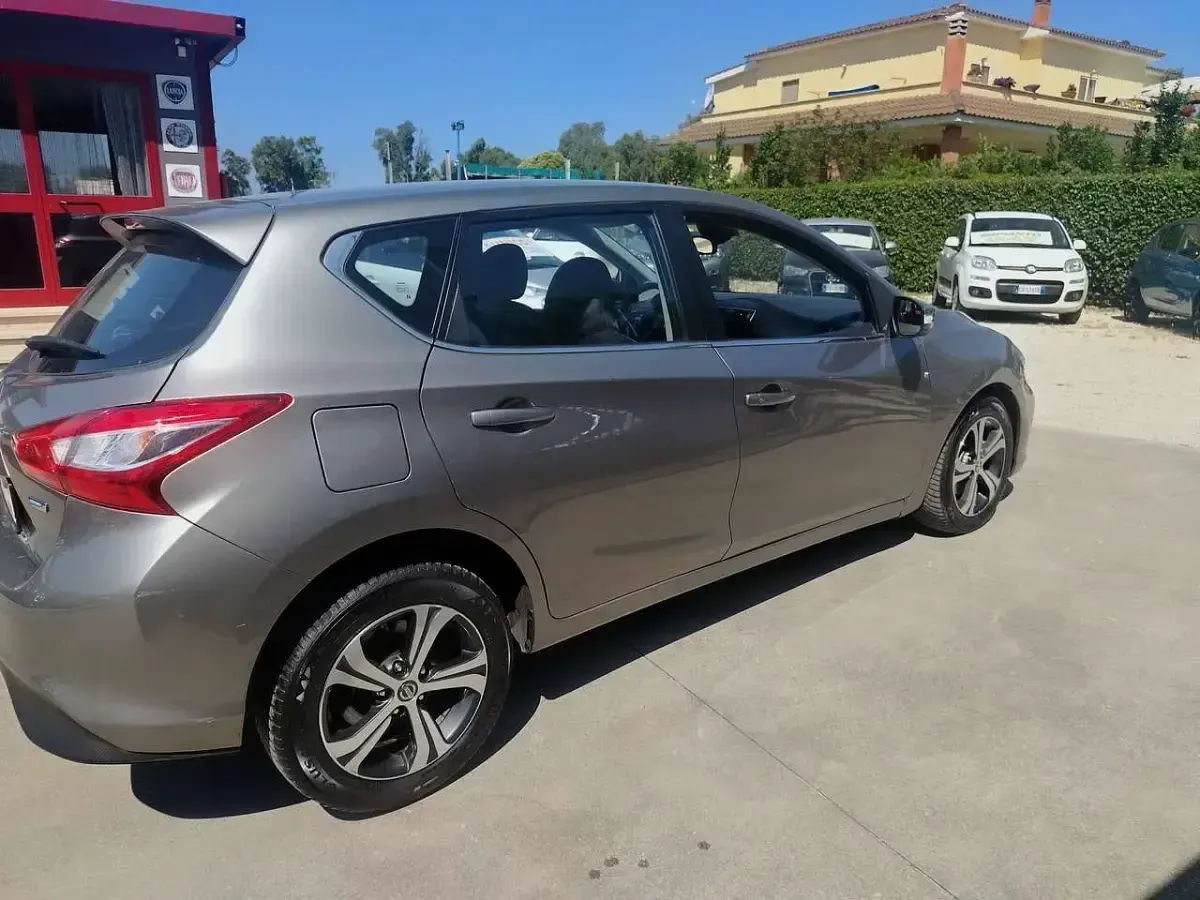 Usata Nissan Pulsar Tekna 110 CV (80 kW) 2014 Grigio Utilitaria