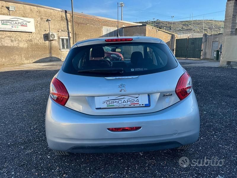 Usata Peugeot 208 Allure 82 CV (60 kW) 2014 Grigio Utilitaria