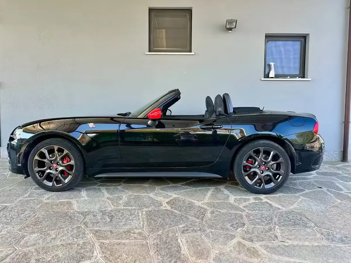 Usata Abarth 124 Spider 170 CV (125 kW) 2018 Nero Cabrio