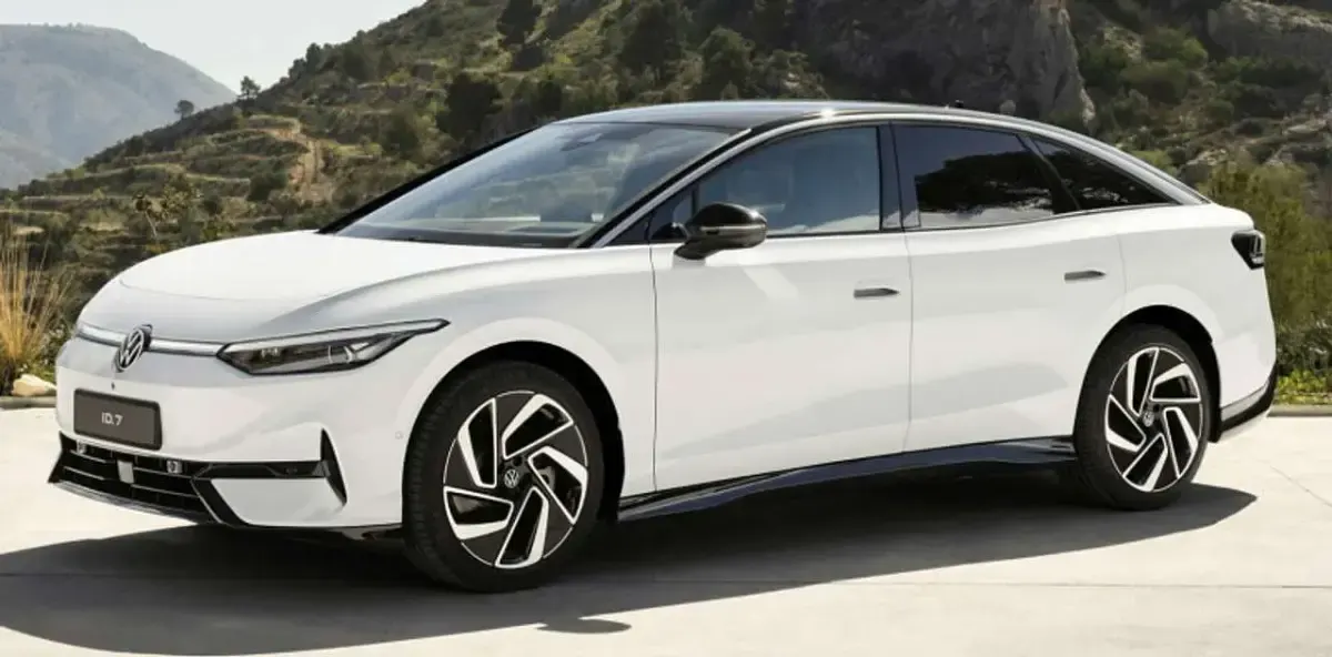 Usata VW ID.7 GTX 88 kW (121 CV) 2024 Argento Utilitaria