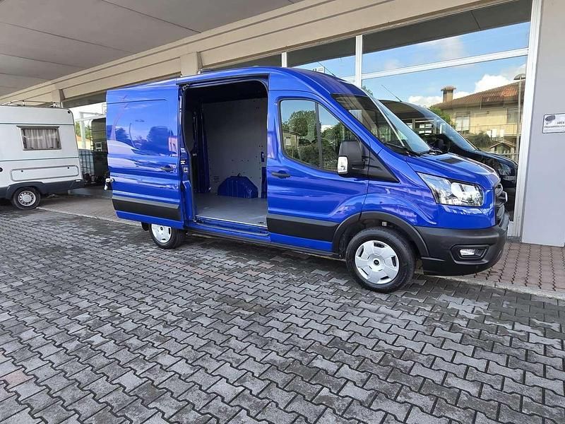 Usata Ford Transit 131 CV (96 kW) 2025 Blu/azzurro Furgone