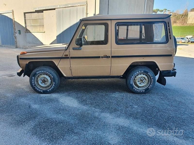 Usado Mercedes 240 72 CV (52 kW) 1993 Marrón Familiar