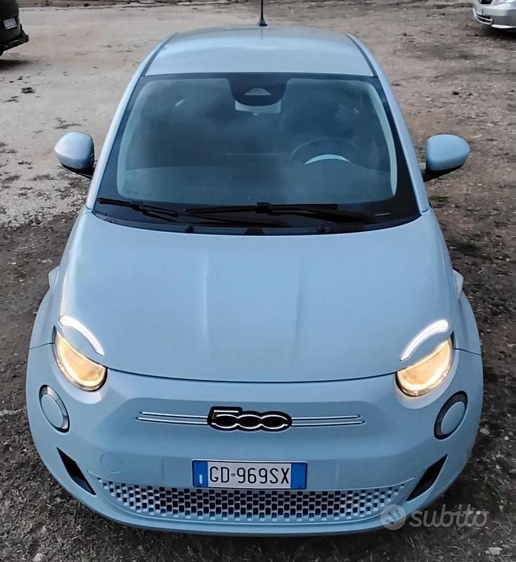 Usata Fiat 500e La Prima 86 kW (118 CV) 2020 Grigio Berlina