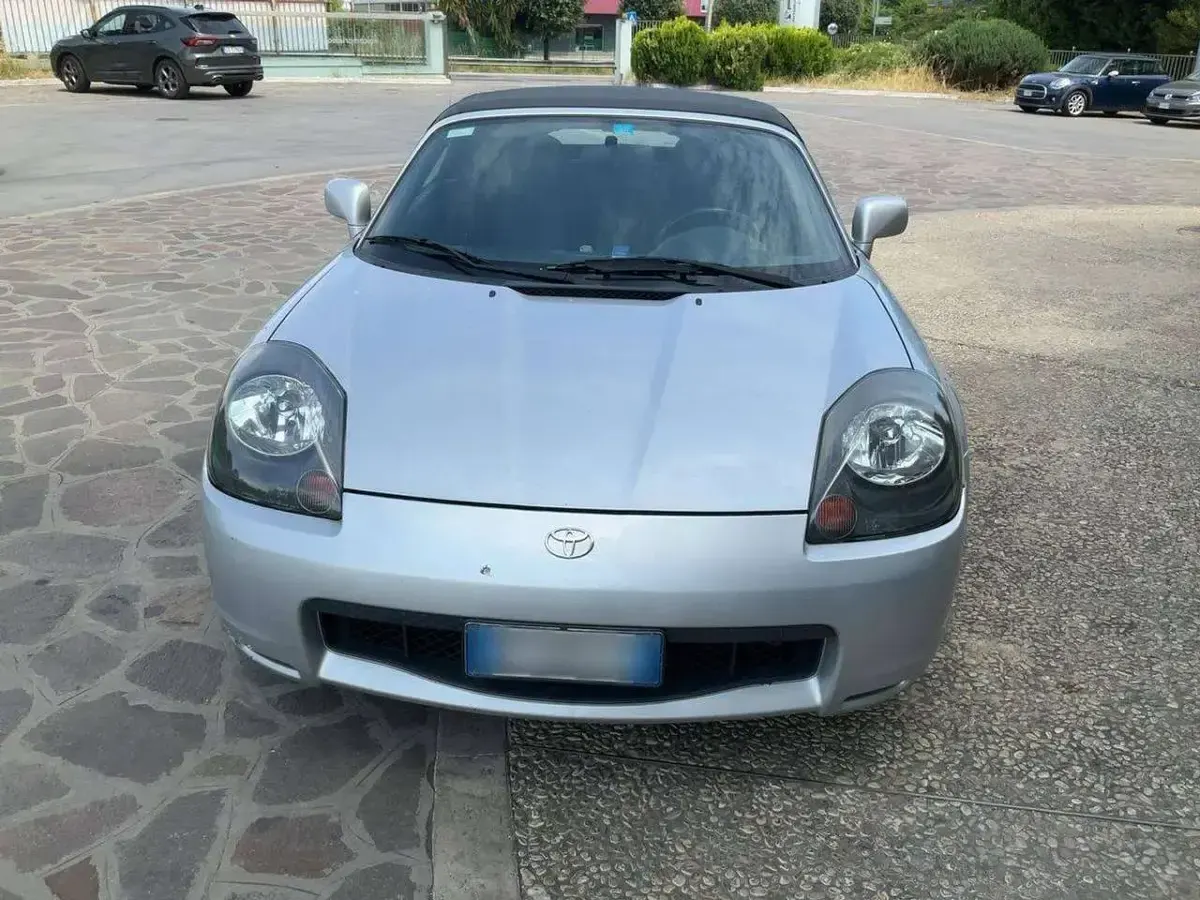 Usata Toyota MR2 140 CV (102 kW) 2001 Grigio Cabrio
