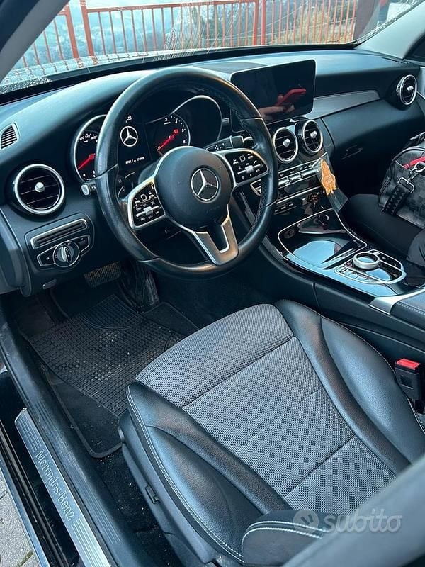 Usata Mercedes C200 164 CV (120 kW) 2021 Nero Station wagon