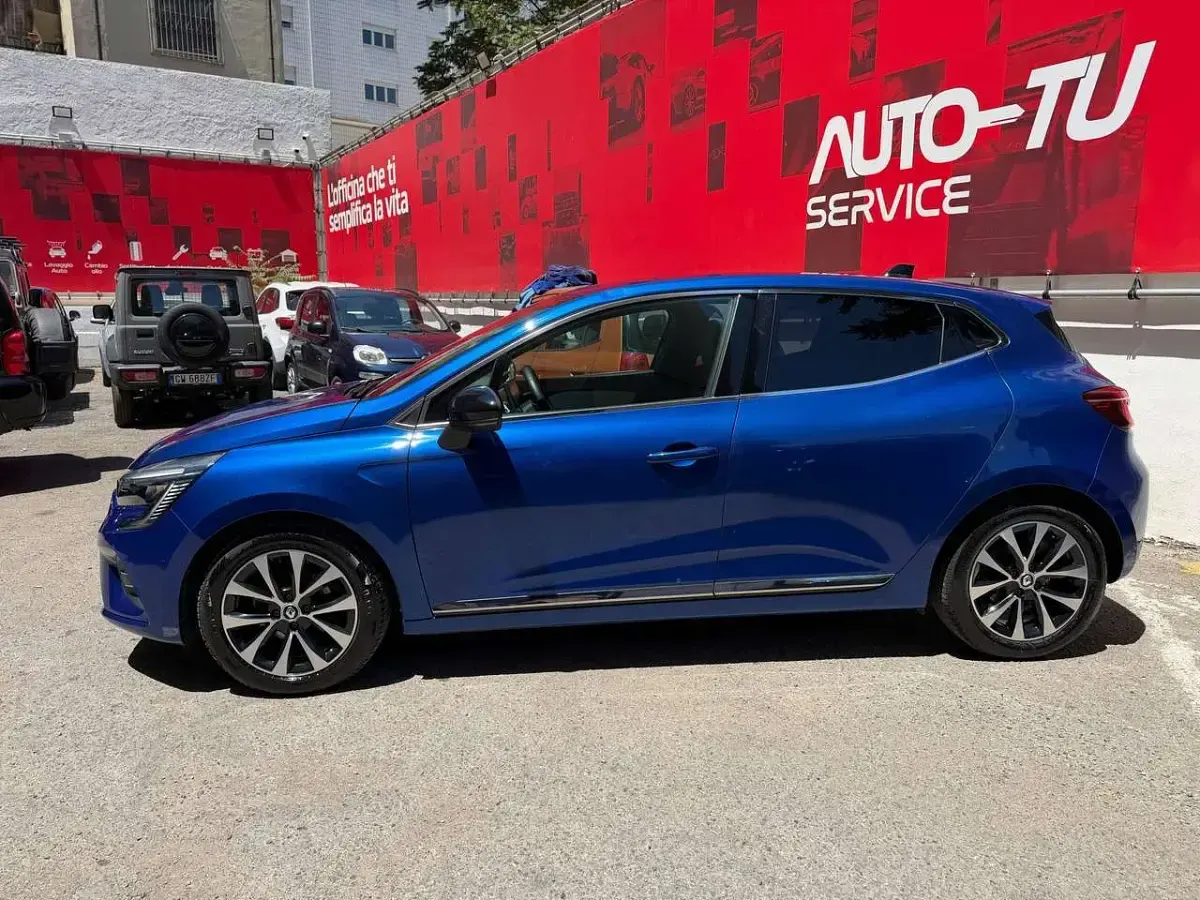 Usata Renault Clio V Techno 91 CV (66 kW) 2023 Blu/azzurro Berlina