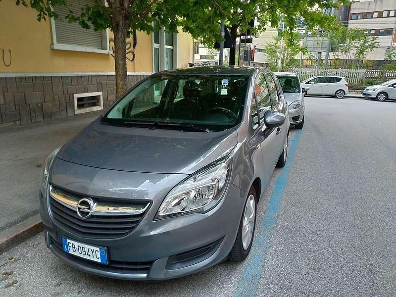 Usata 2016 Opel Meriva Monovolume | 5000 € (Ottimo prezzo) - Immagine 1/4