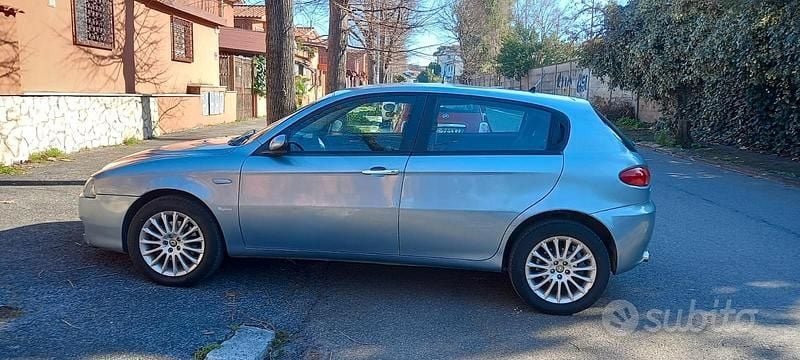 Usata Alfa Romeo 147 Exclusive 2005 Grigio Utilitaria