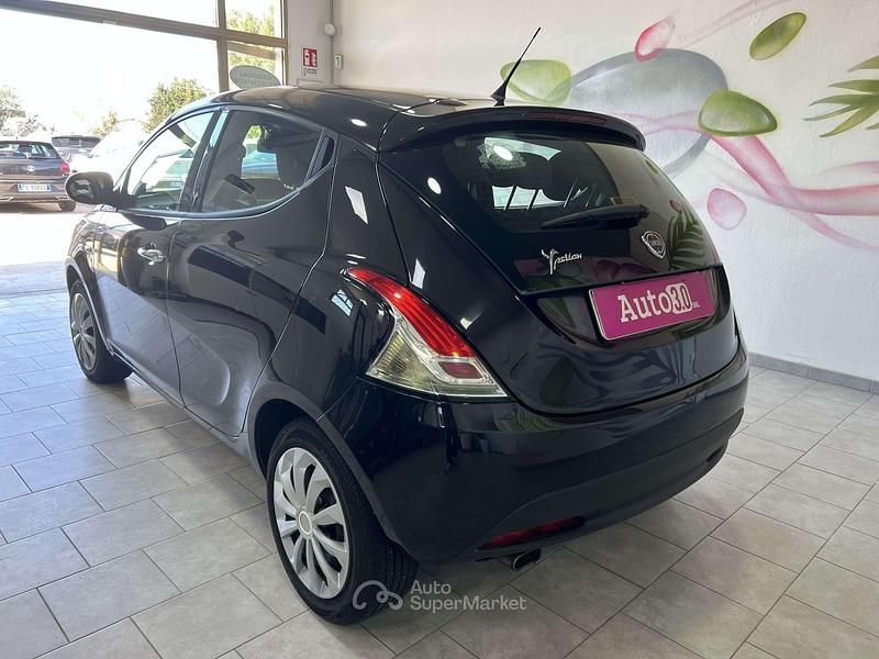 Usata Lancia Ypsilon Gold 69 CV (50 kW) 2014 Nero Utilitaria