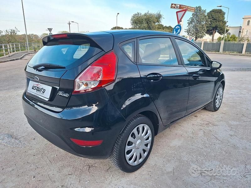 Usata Ford Fiesta 75 CV (55 kW) 2016 Nero Berlina