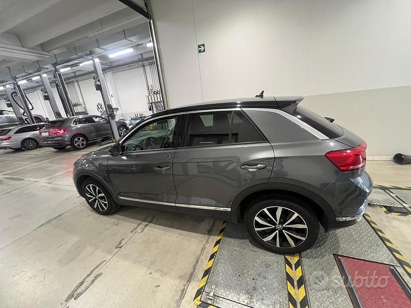 Usata VW T-Roc Style 110 CV (80 kW) 2021 Grigio SUV
