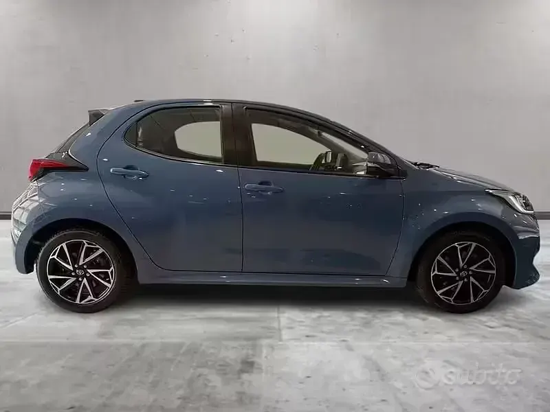 Usata Toyota Yaris Hybrid Trend 2021 Blu Berlina