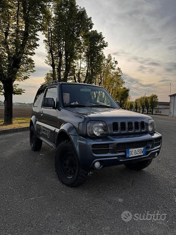 Usata Suzuki Jimny 2006 Grigio SUV