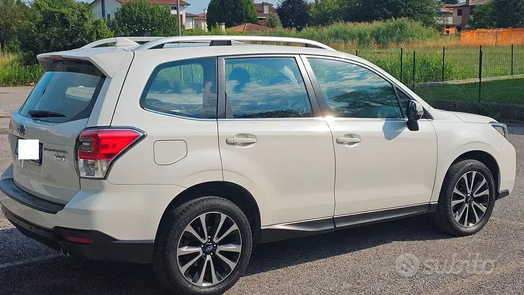 Usata Subaru Forester Sport 147 CV (108 kW) 2017 Bianco SUV