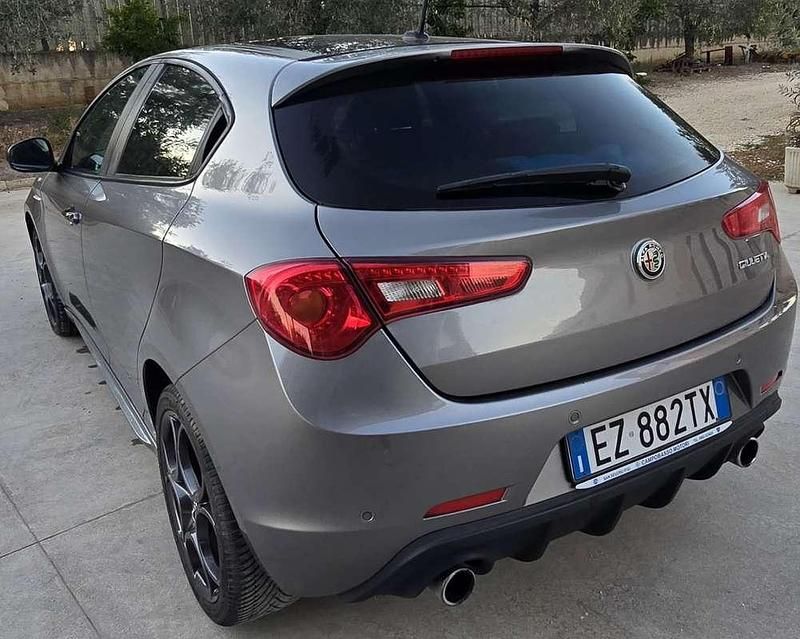 Usata Alfa Romeo Giulietta Sprint 174 CV (127 kW) 2015 Utilitaria