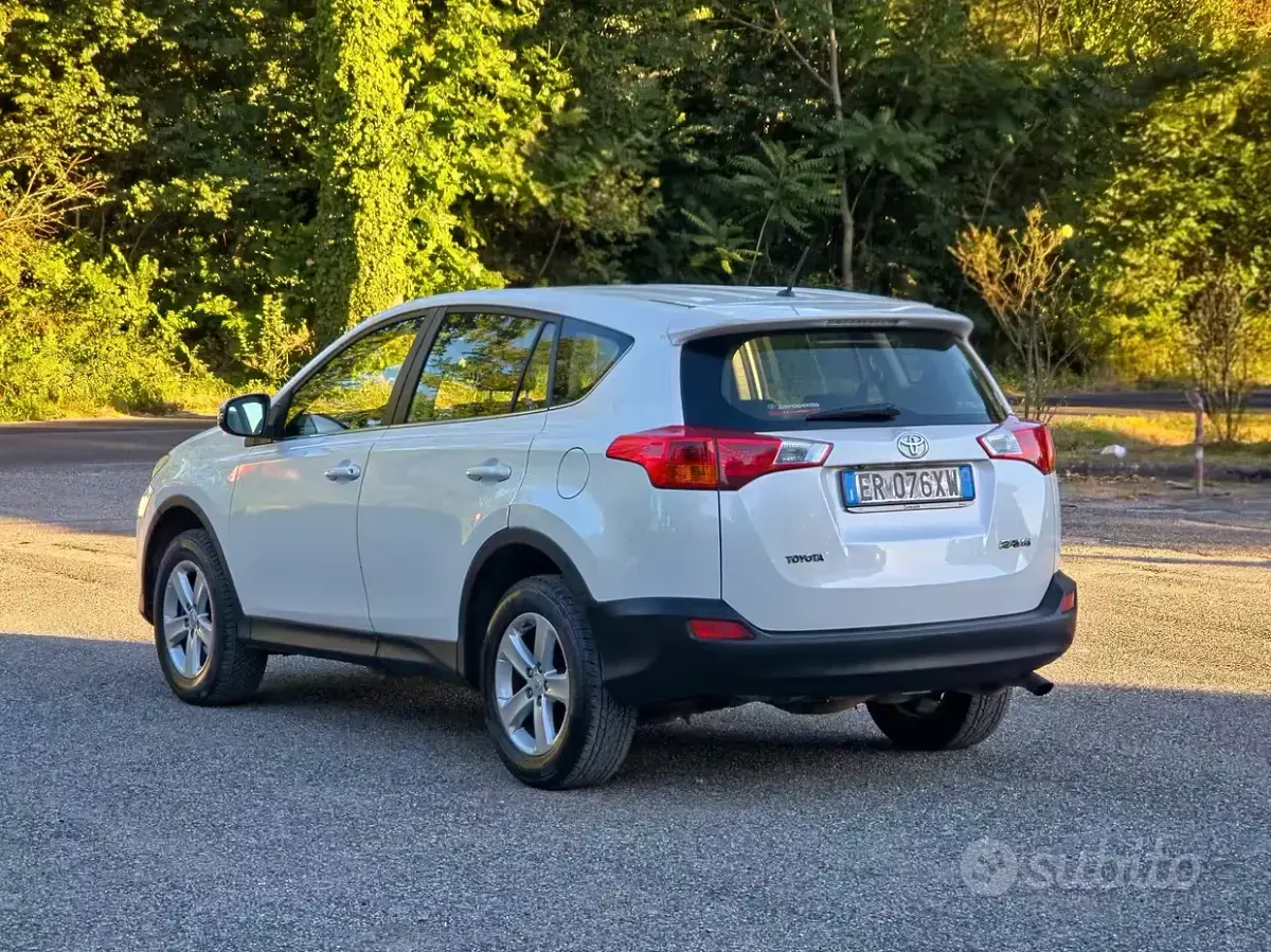 Usata Toyota RAV4 124 CV (91 kW) 2013 Bianco SUV