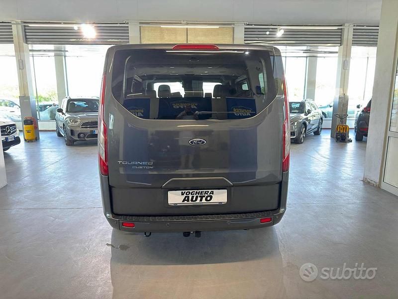Usata Ford Tourneo Titanium 131 CV (96 kW) 2020 Grigio Monovolume