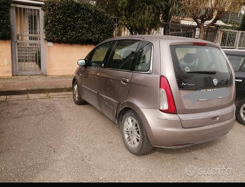 Usata Lancia Musa 2009 Grigio Monovolume