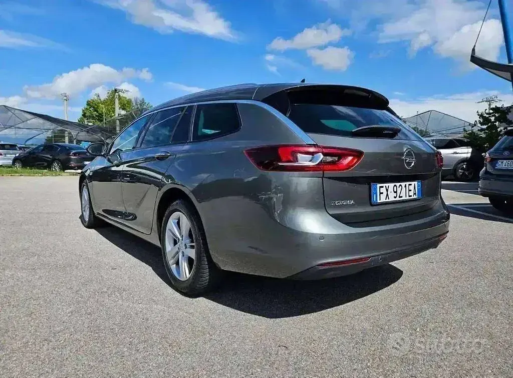 Usata Opel Insignia Innovation 136 CV (100 kW) 2019 Grigio Station wagon