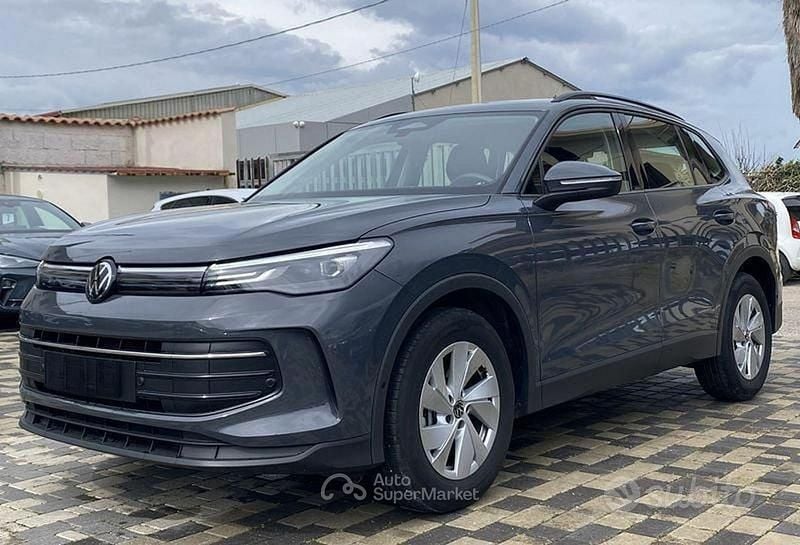 Usata VW Tiguan Life 150 CV (110 kW) 2025 Grigio SUV