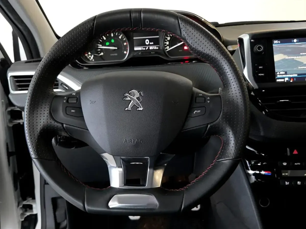 Usata Peugeot 208 102 CV (75 kW) 2019 Bianco Utilitaria