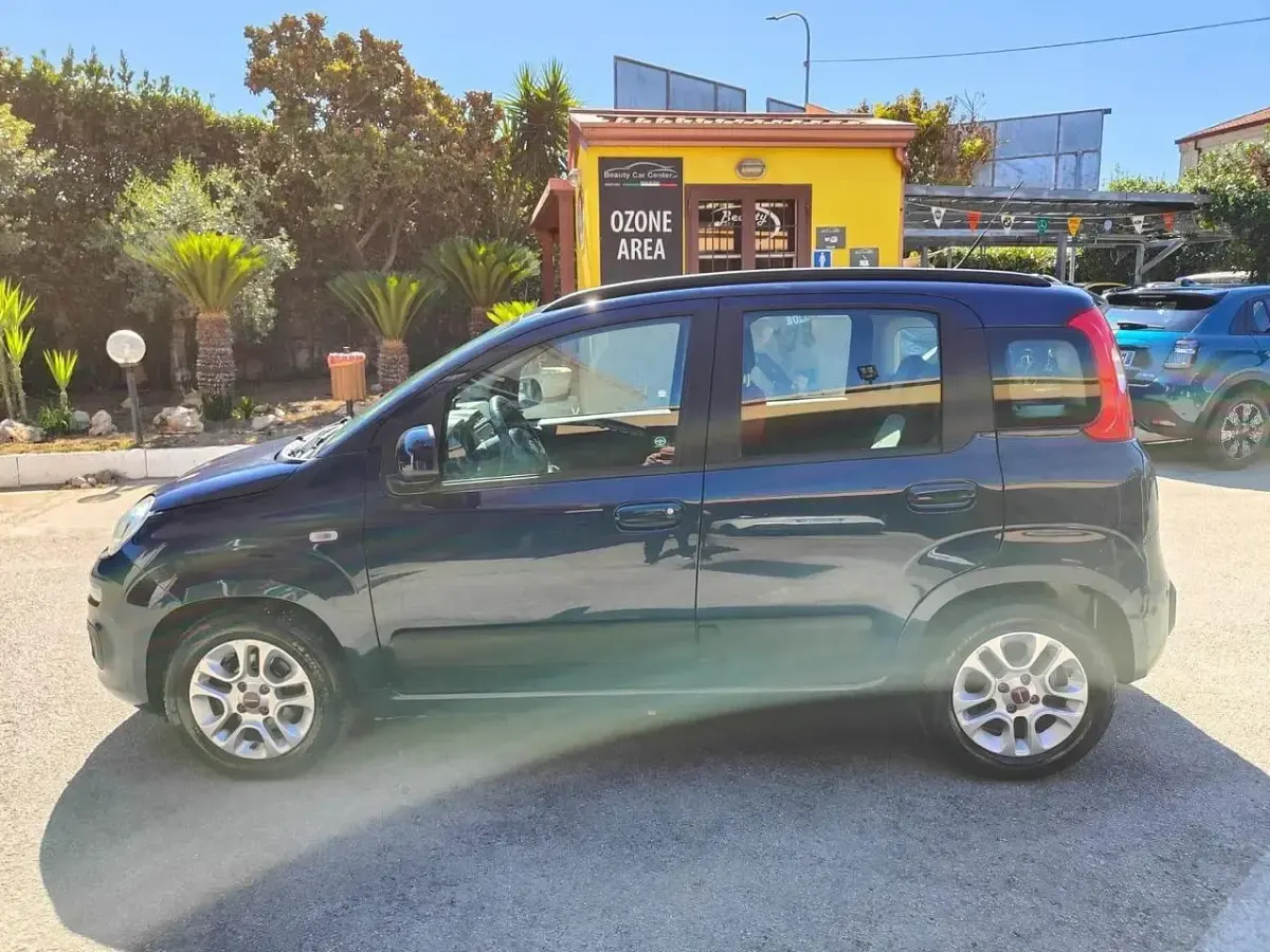 Usata Fiat Panda Lounge 95 CV (69 kW) 2017 Blu Utilitaria