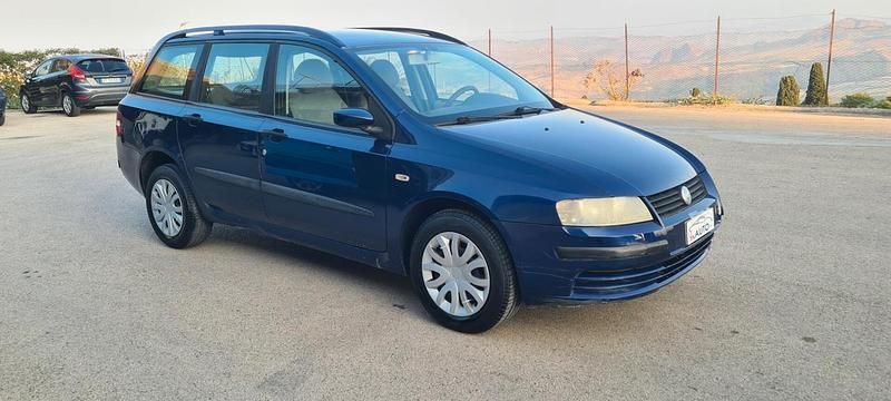 Usata Fiat Stilo Wagon 120 CV (88 kW) 2005 Blu Station wagon