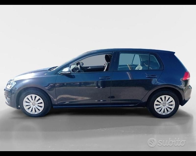 Usata VW Golf VII Trendline 105 CV (77 kW) 2013 Blu Berlina