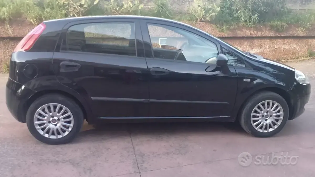 Occasion Fiat Punto 69 ch (50 kW) 2014 Noir Citadine