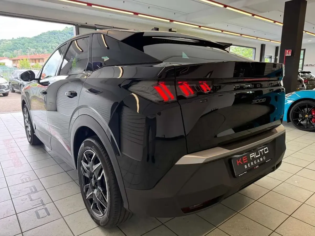 Nuova Peugeot 3008 Allure 136 CV (100 kW) 2025 Grigio artense SUV