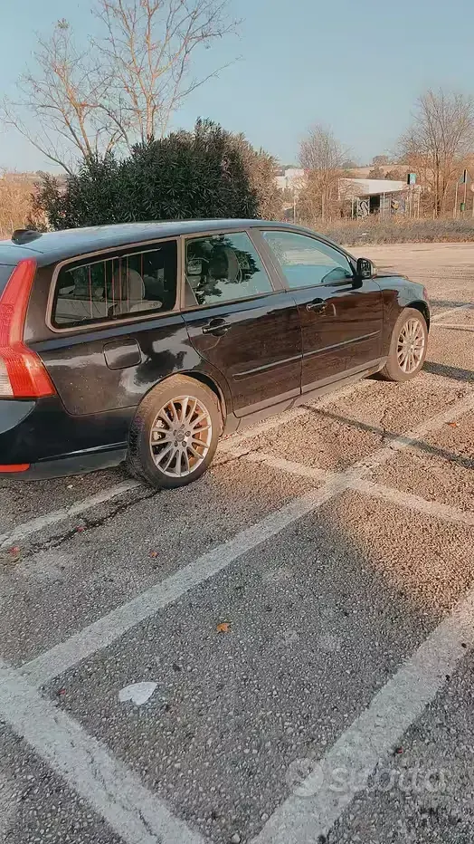 Usata Volvo V50 109 CV (80 kW) 2010 Nero Station wagon