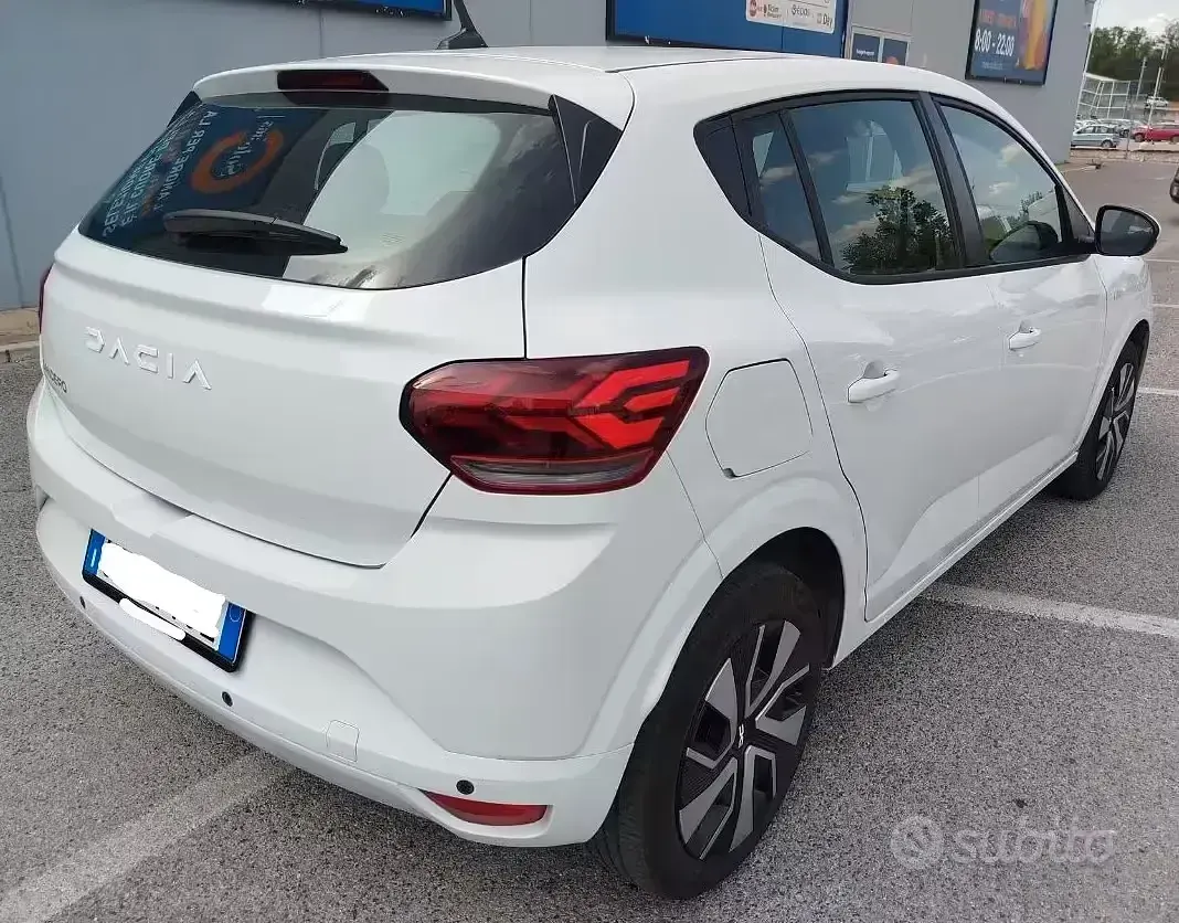 Usata Dacia Sandero Expression 101 CV (74 kW) 2025 Bianco Utilitaria