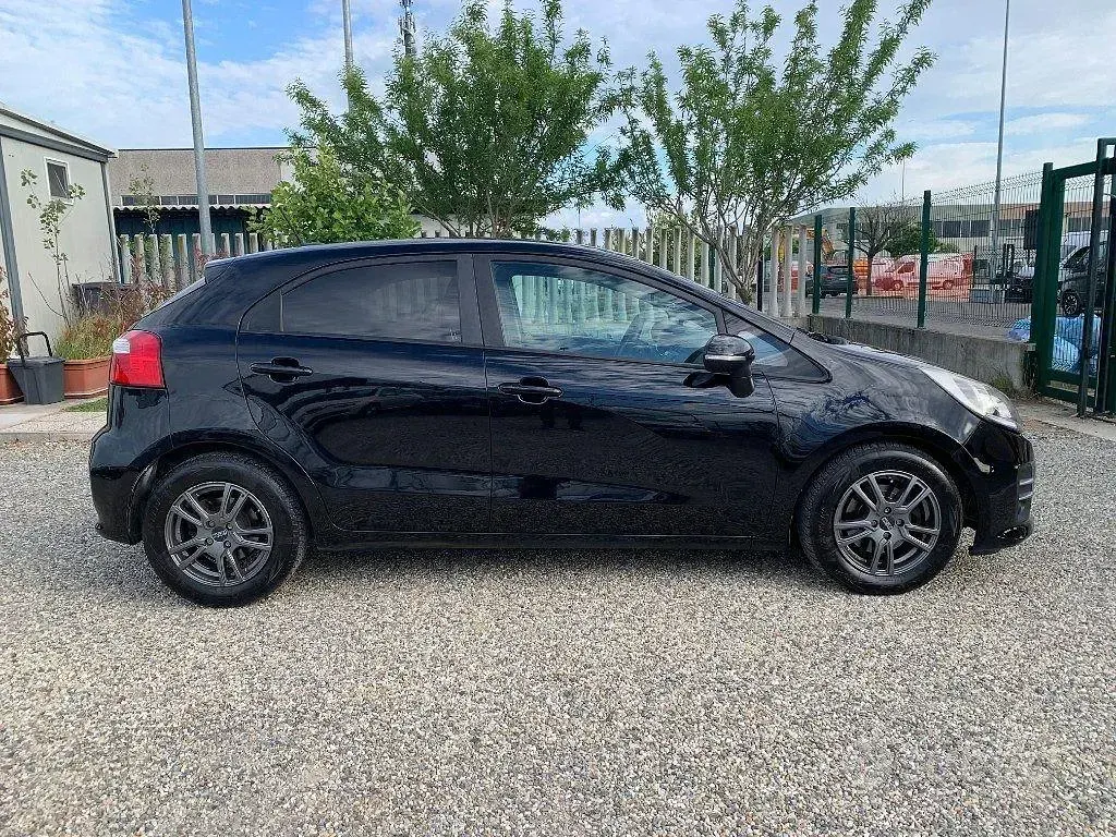 Usata Kia Rio 90 CV (66 kW) 2016 Nero Utilitaria