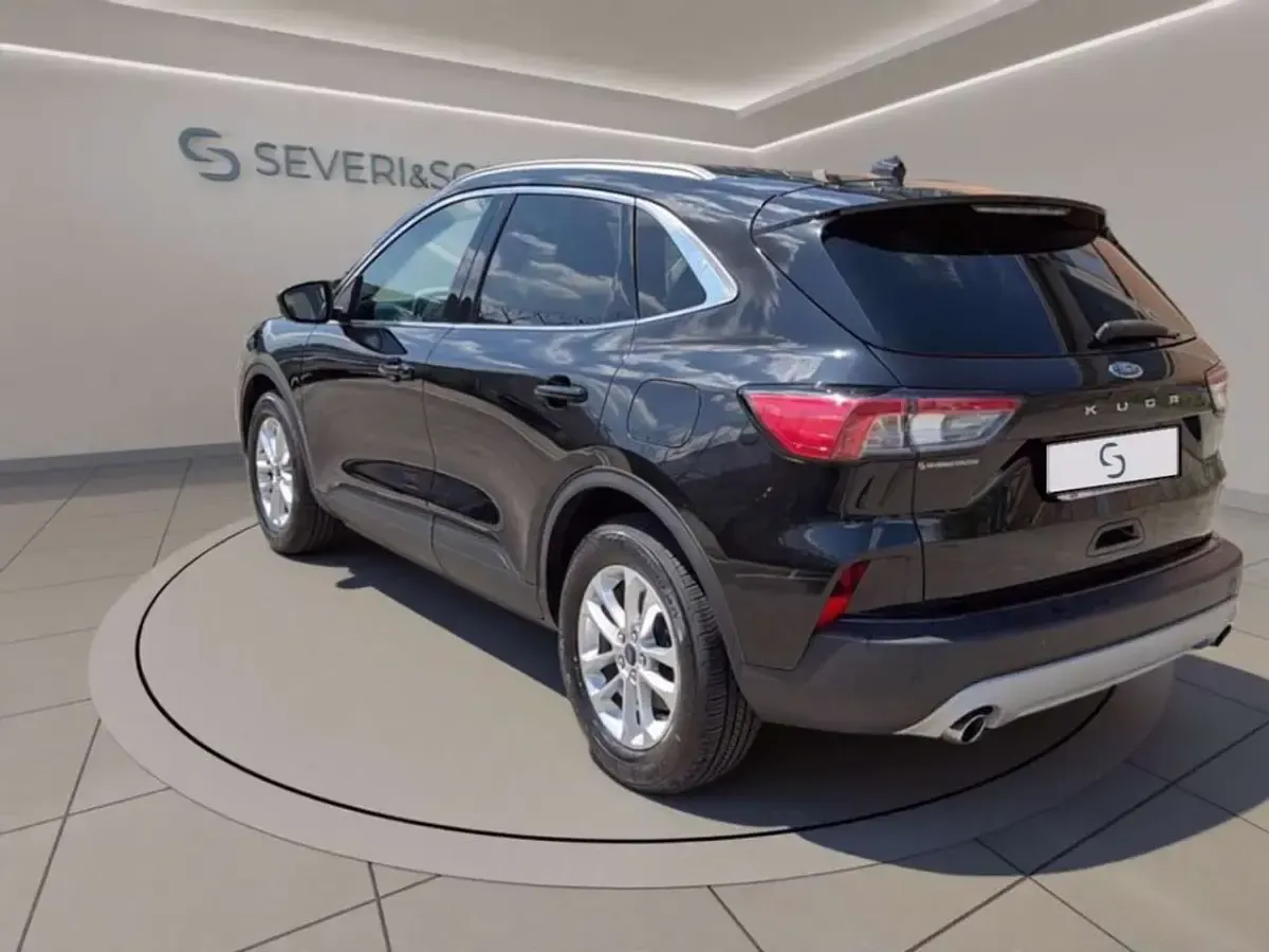 Usata Ford Kuga Titanium 120 CV (88 kW) 2021 Nero metallizzato SUV