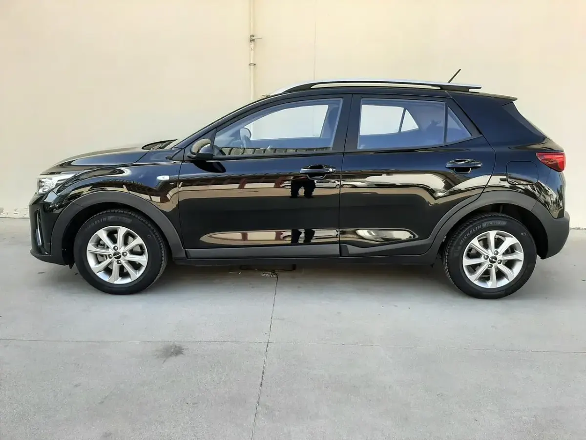 Usata Kia Stonic Style 100 CV (73 kW) 2023 Nero SUV