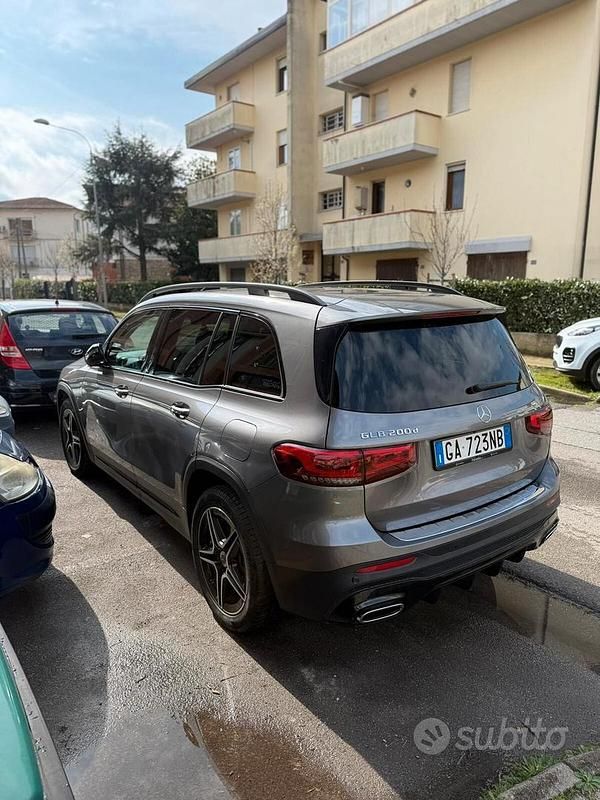 Usata Mercedes GLB200 Executive 204 CV (150 kW) 2020 Grigio SUV