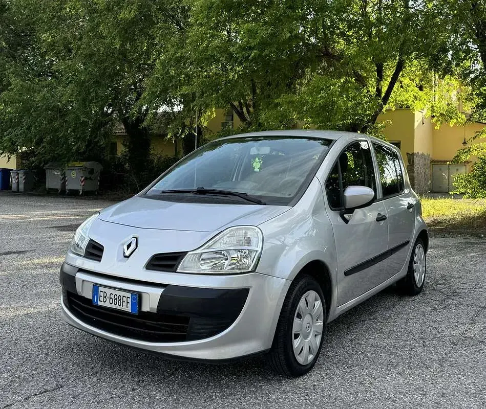 Usata Renault Modus 75 CV (55 kW) 2010 Grigio Monovolume