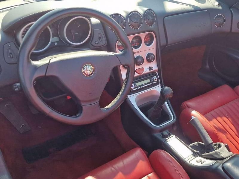 Usata Alfa Romeo Spider 155 CV (114 kW) 1998 Nero Cabrio