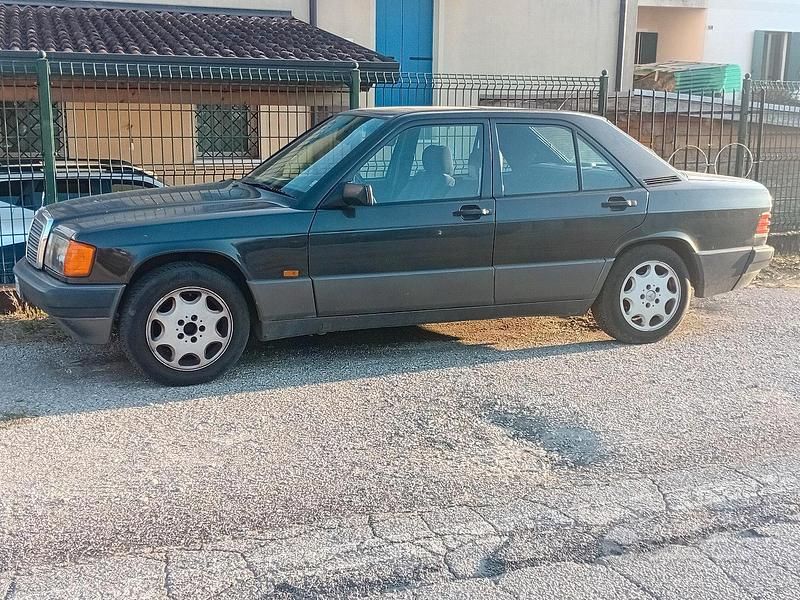 Usata Mercedes 190 1992 Nero Berlina