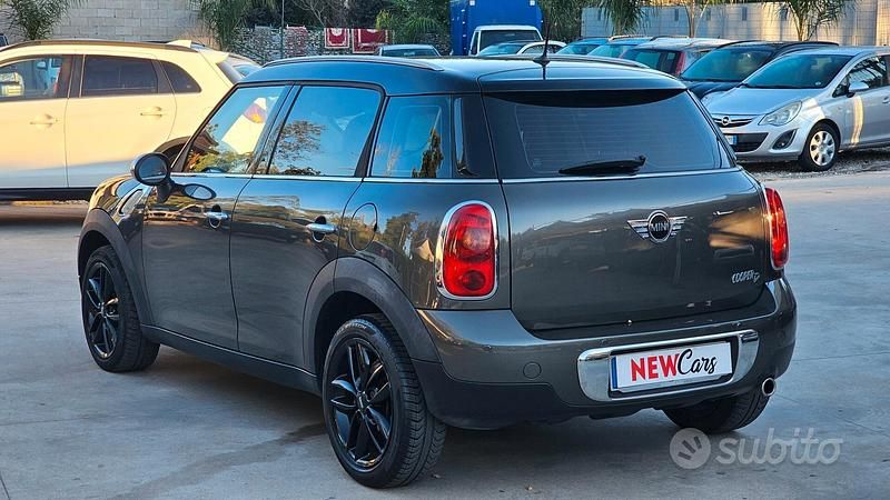 Usata Mini Cooper Countryman 111 CV (81 kW) 2012 Marrone SUV