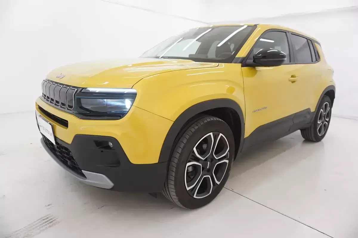 Usata Jeep Avenger Summit 101 CV (74 kW) 2025 Giallo/orogiallo/oro SUV