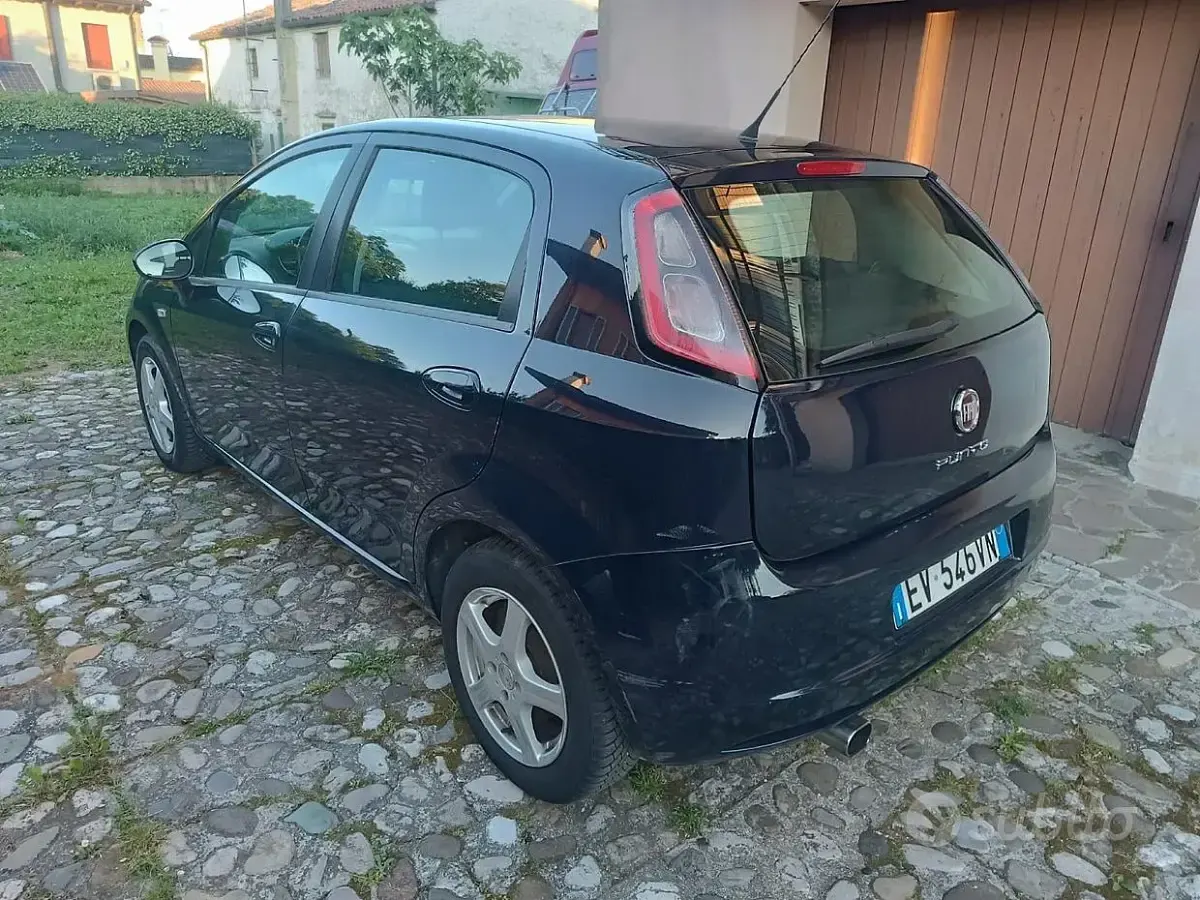 Usata Fiat Punto 75 CV (55 kW) 2014 Blu Utilitaria