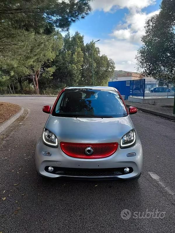 Usata Smart ForFour Passion 70 CV (51 kW) 2017 Grigio Utilitaria
