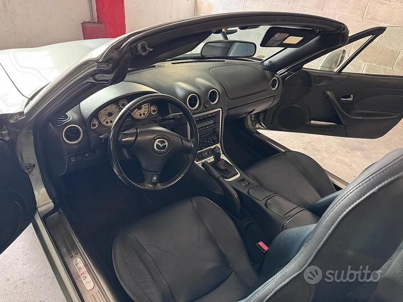 Usata Mazda MX5 110 CV (80 kW) 2003 Grigio Cabrio