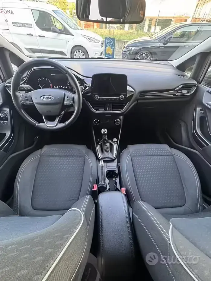 Usata Ford Fiesta Titanium 86 CV (63 kW) 2018 Grigio Utilitaria