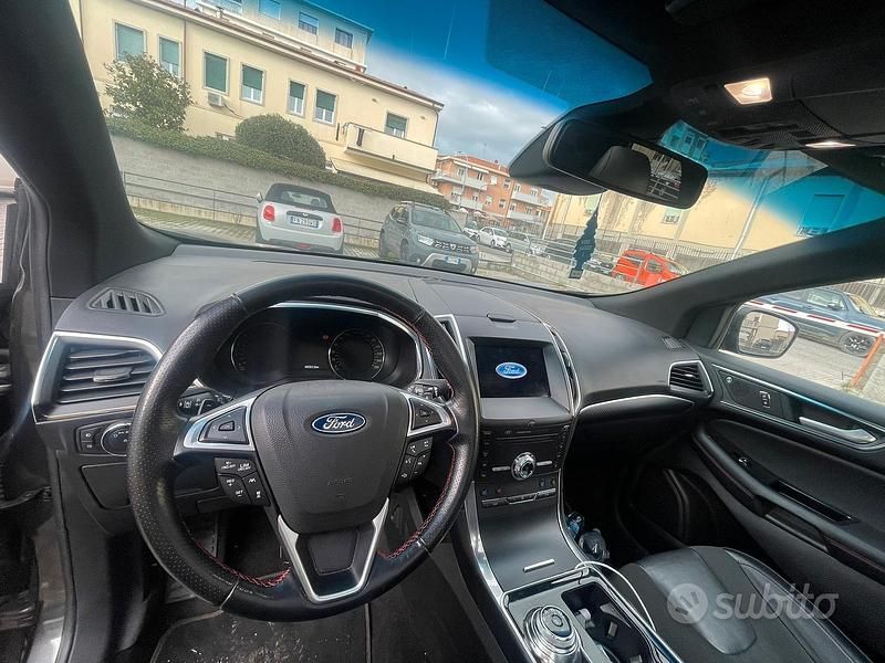 Usata Ford Edge 238 CV (175 kW) 2019 Grigio SUV
